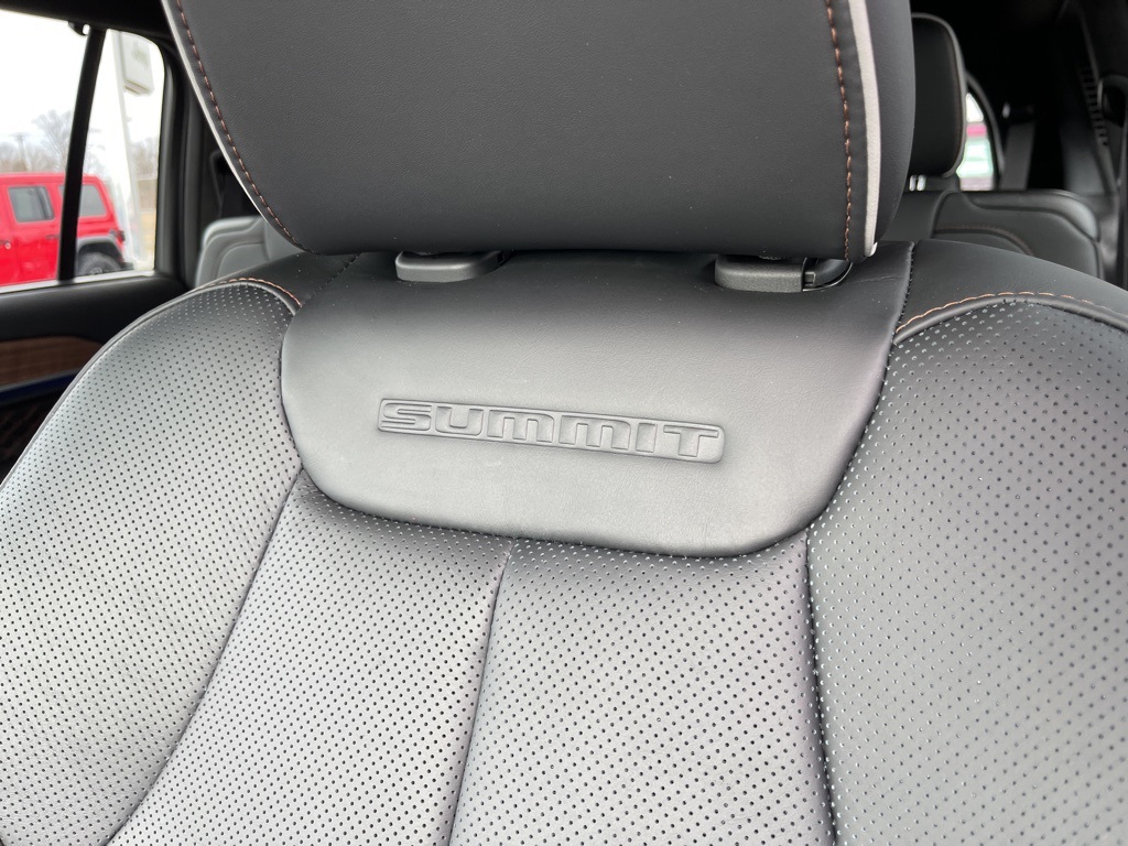 2025 Jeep Grand Cherokee L Summit Reserve photo 31