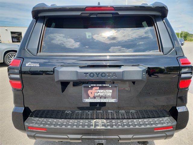 2025 Toyota 4Runner SR5 4WD photo 4