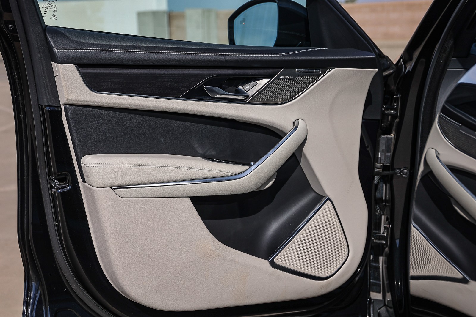 2024 Jaguar F-PACE P250 R-Dynamic S photo 23