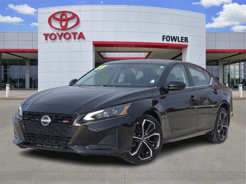 2023 Nissan Altima SR