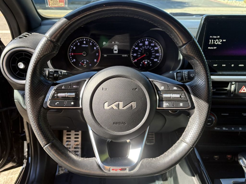 2024 Kia Forte GT-Line photo 17