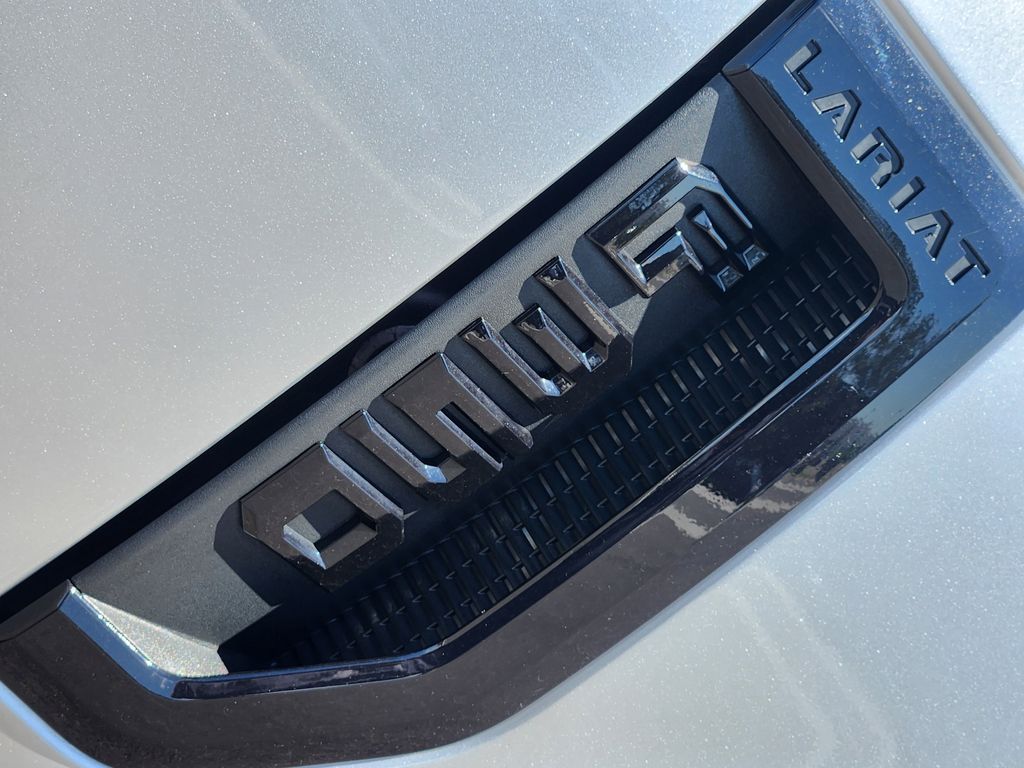 2019 Ford F-350 Lariat photo 6