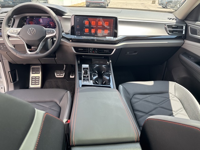 2025 Volkswagen Atlas Peak Edition SE photo 26