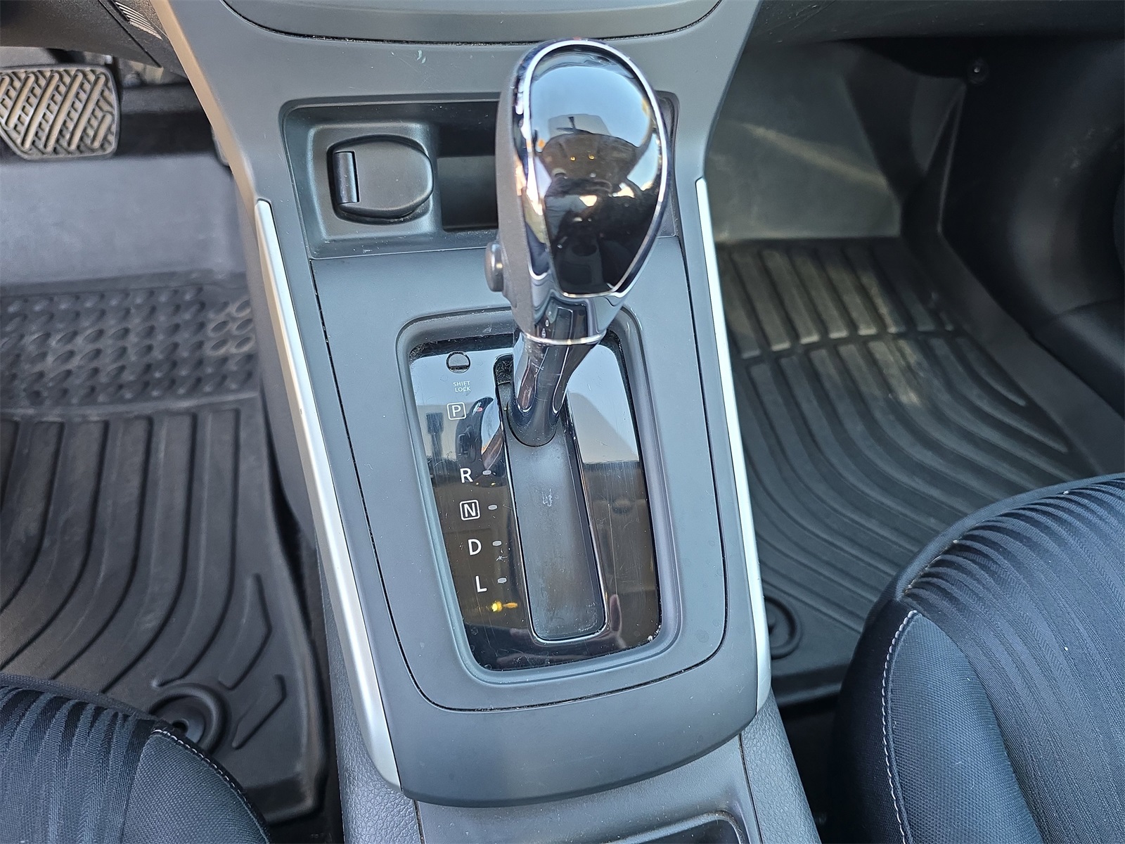 2017 Nissan Sentra SV photo 18