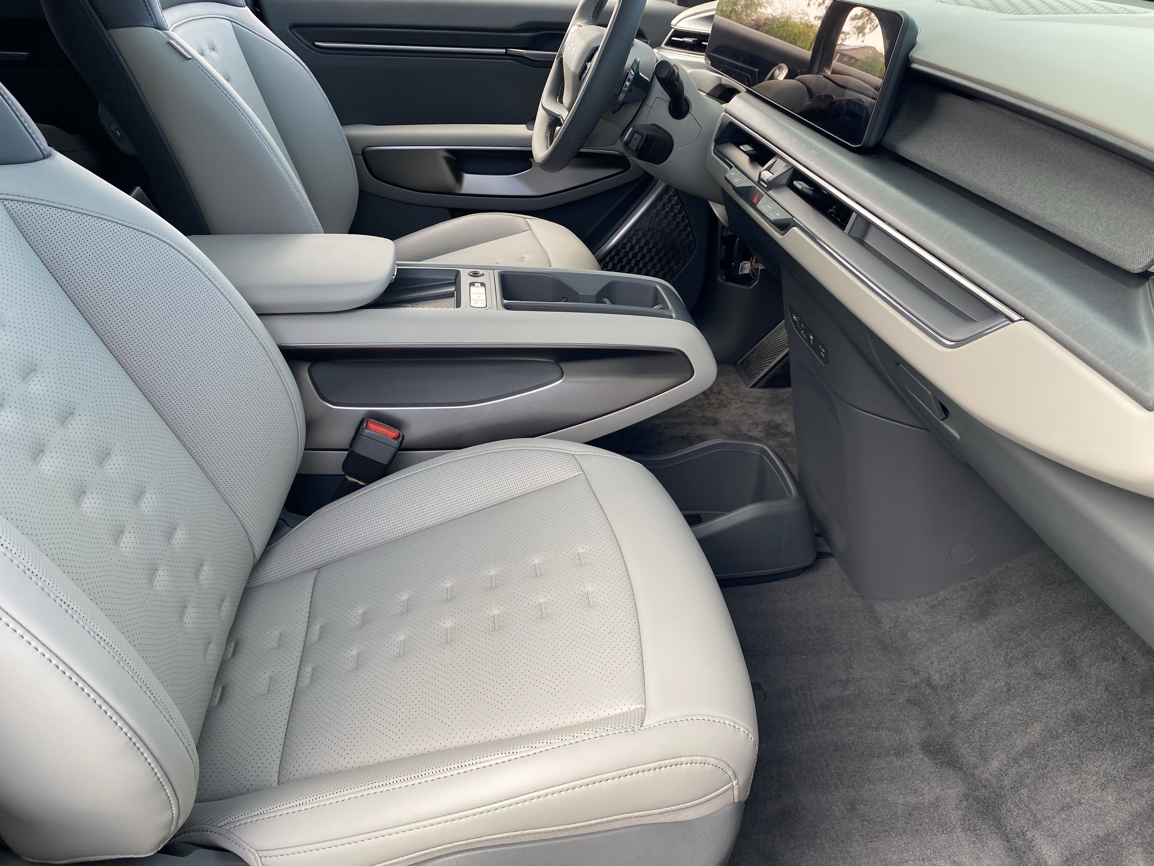 2026 Kia EV9 Wind AWD photo 4