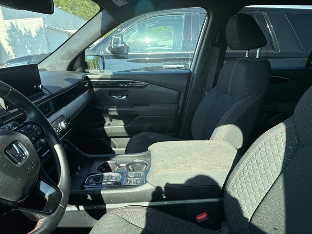 2025 Honda Pilot Sport photo 8