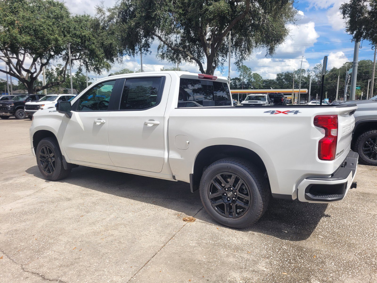 2025 Chevrolet Silverado 1500 RST photo 5
