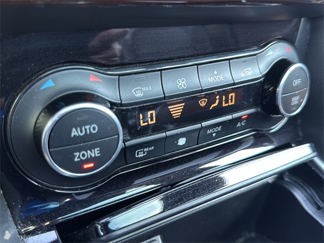 2018 Infiniti QX30 Premium photo 27
