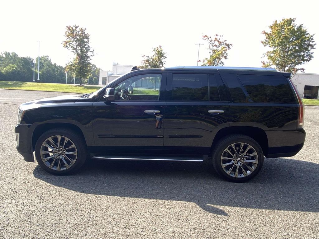 2020 Cadillac Escalade Premium Luxury photo 3