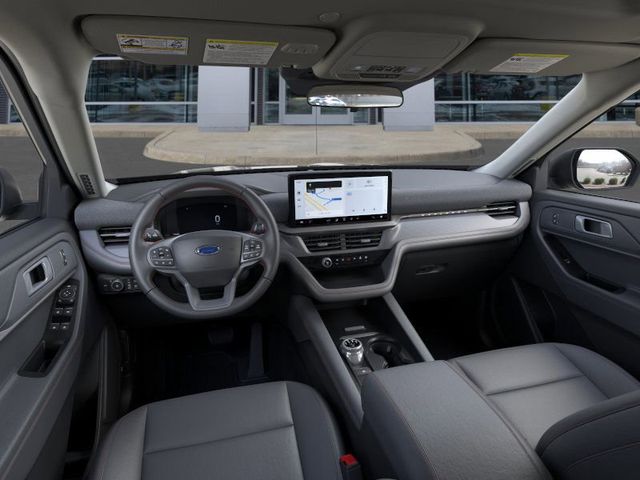 2025 Ford Explorer photo 9