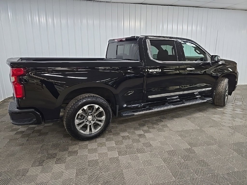 2024 Chevrolet Silverado 1500 High Country photo 3