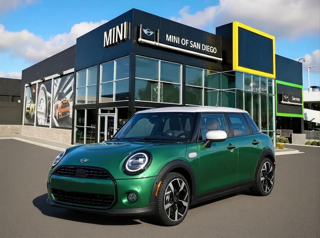 2026 MINI Hardtop S's photo