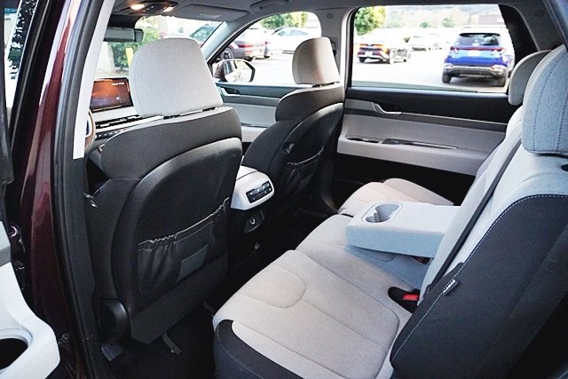 Used 2023 Red Hyundai SE image 16