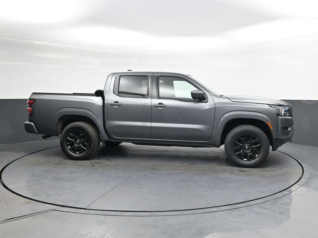 2023 Nissan Frontier SV photo 2