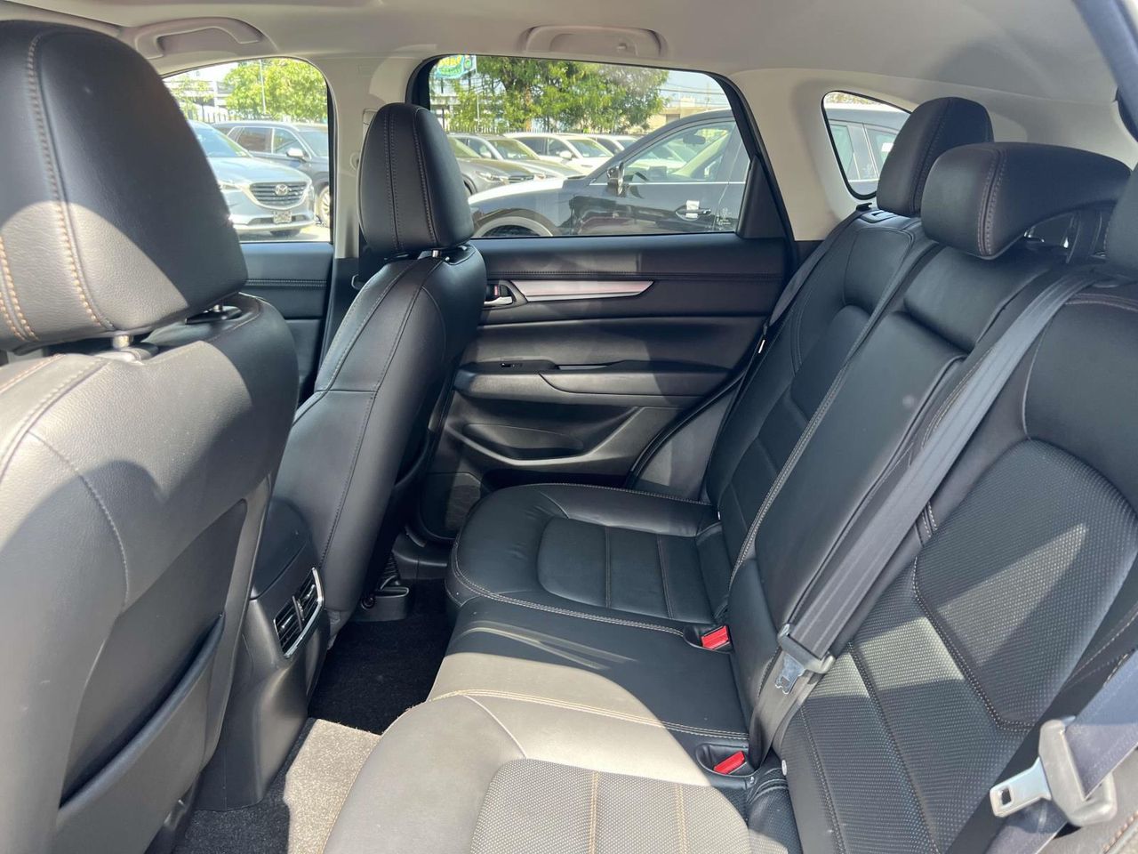 2022 Mazda CX-5 2.5 S Preferred photo 8