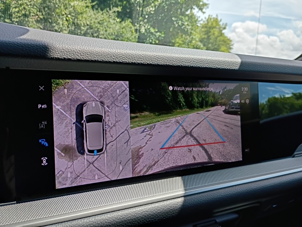 2025 Porsche Cayenne photo 21