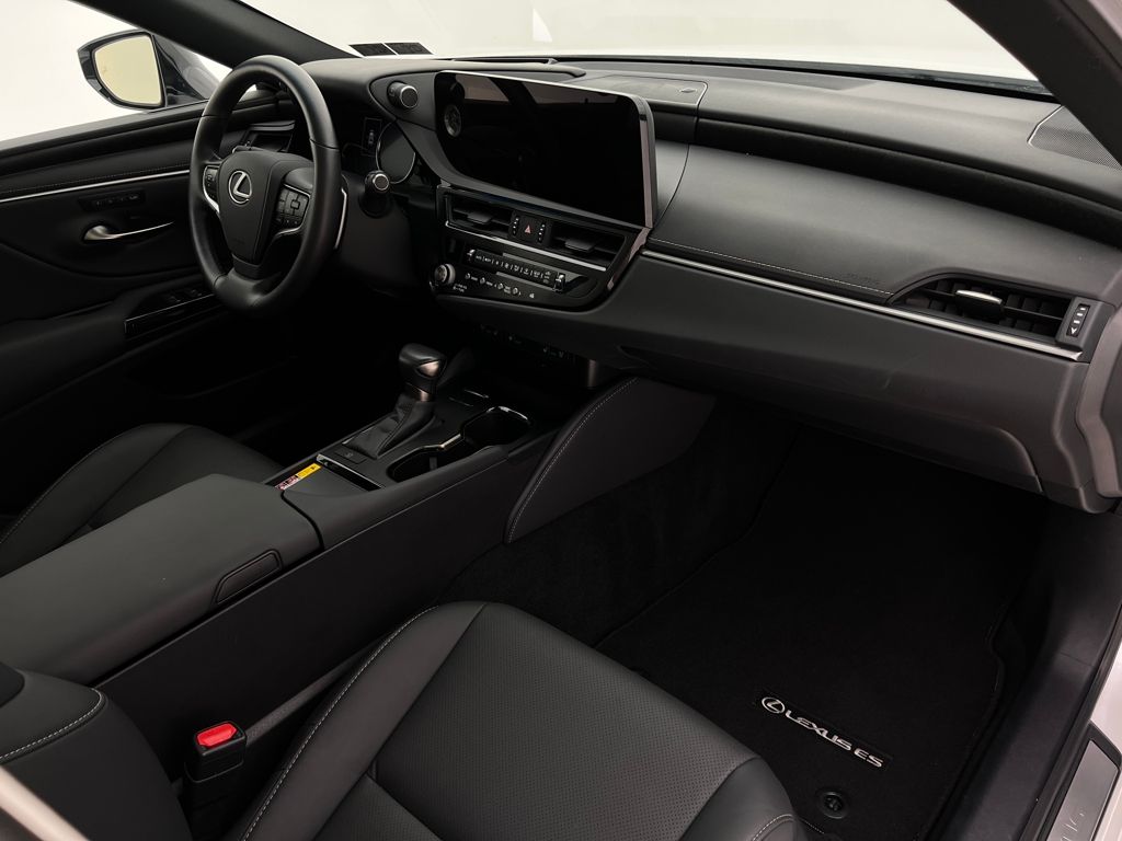 2025 Lexus ES 350 photo 15