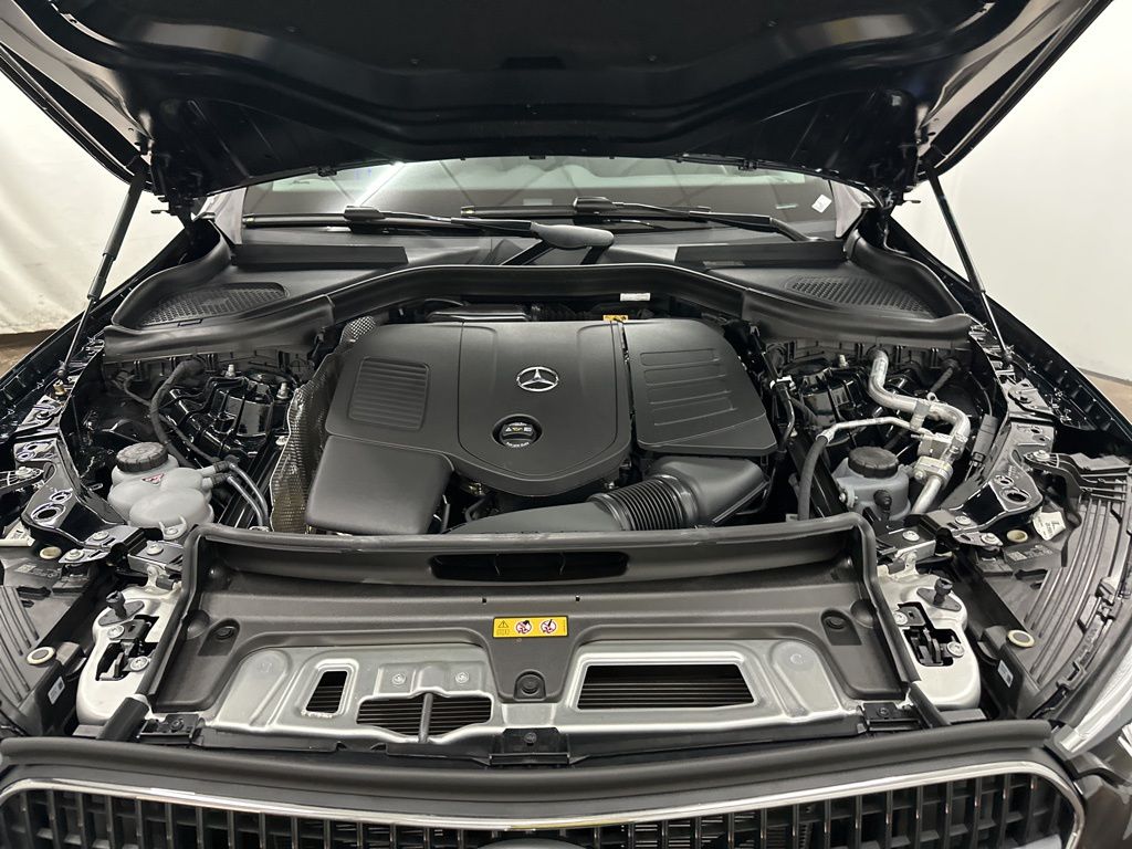 2025 Mercedes Benz GLC 300 photo 28
