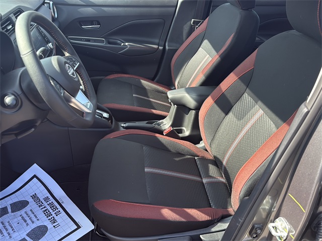 2025 Nissan Versa 1.6 SR photo 28