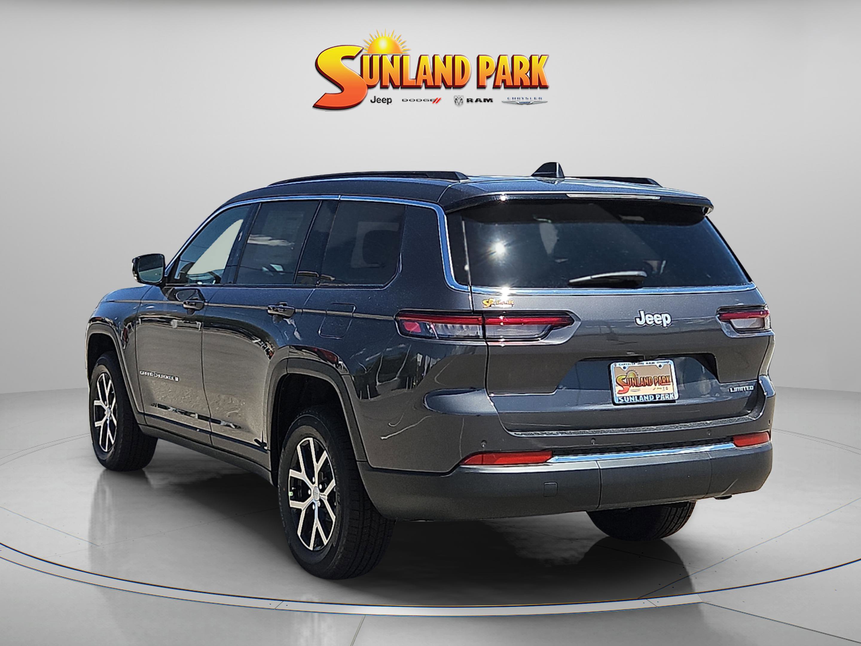 2025 Jeep Grand Cherokee Limited photo 4