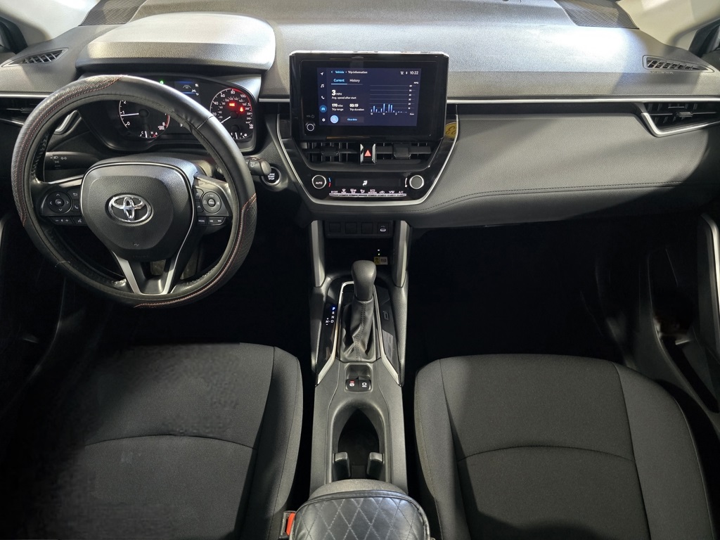 2023 Toyota Corolla Cross LE photo 25