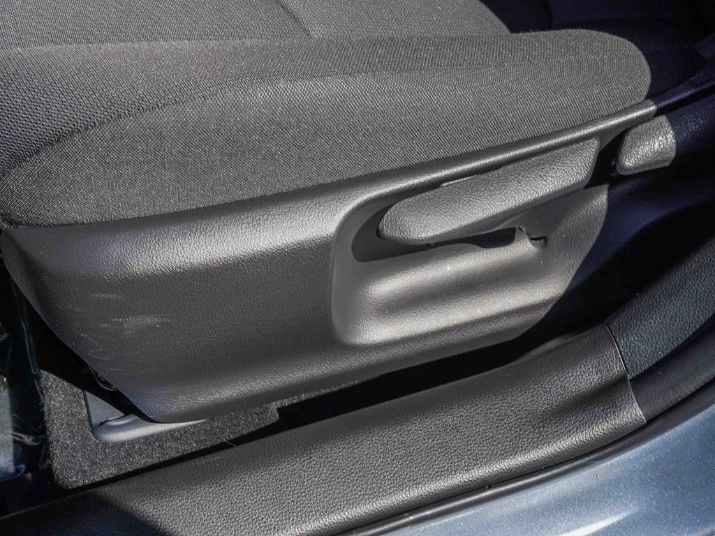 2022 Toyota Corolla Hybrid LE photo 18