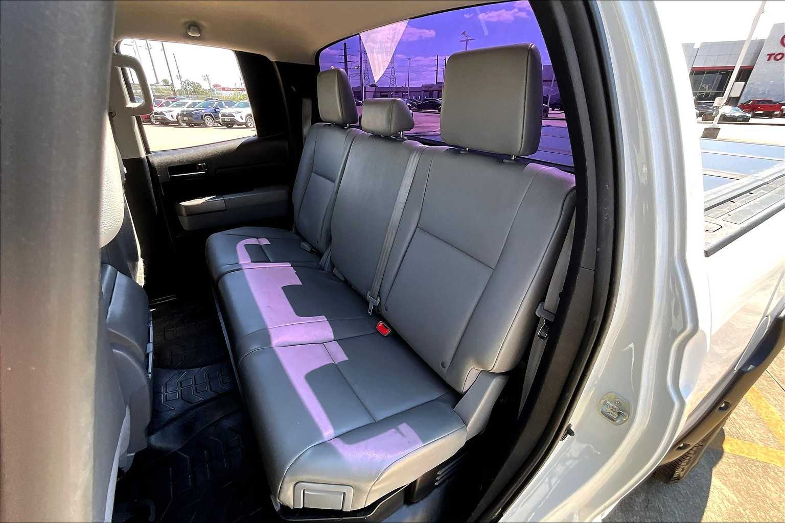 2013 Toyota Tundra Double Cab photo 17