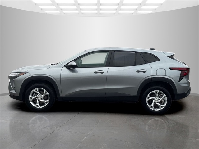 2024 Chevrolet Trax LS photo 4