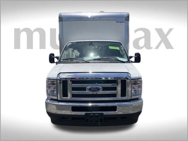 2024 Ford E-450 photo 10