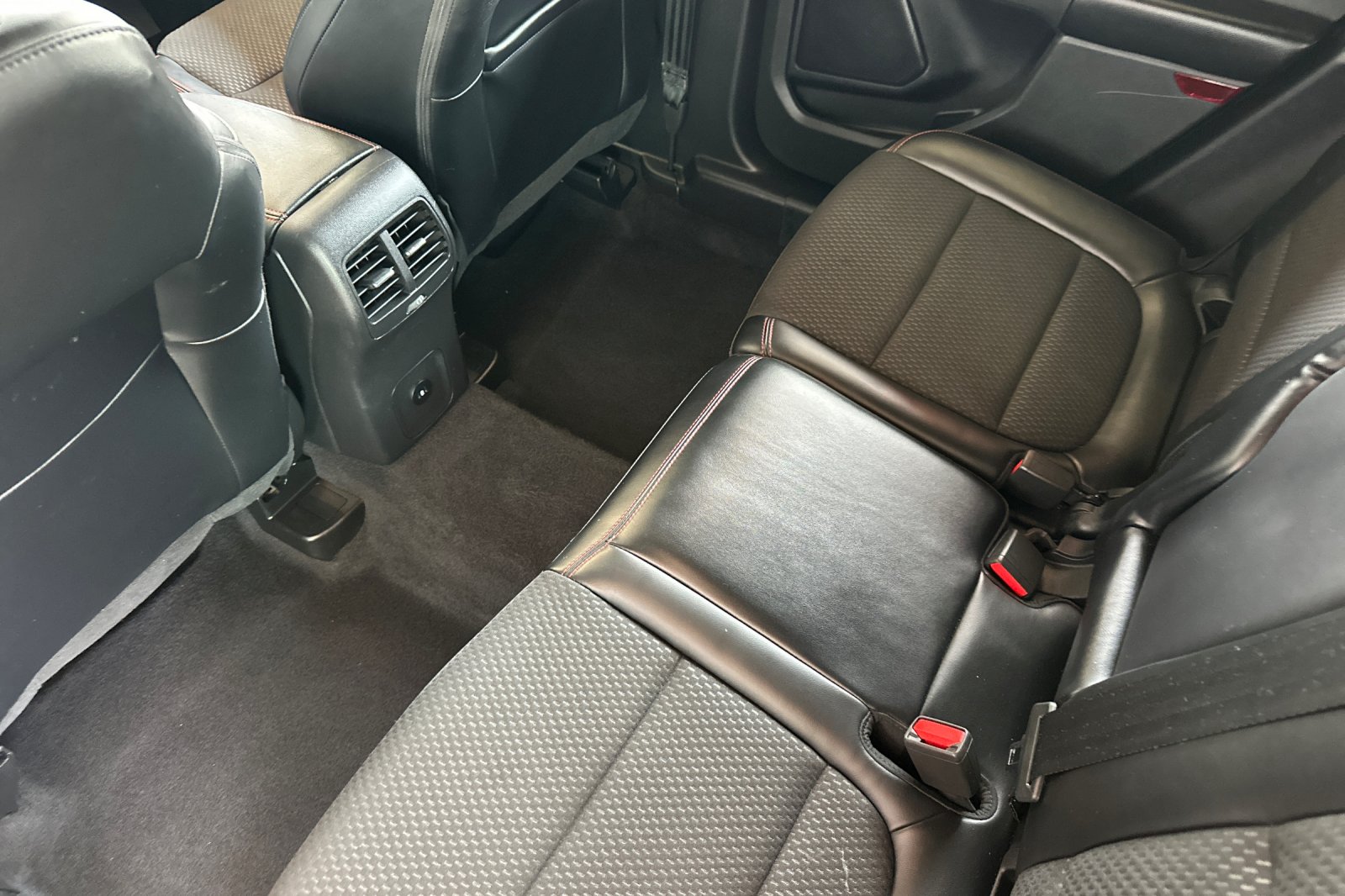 2023 Ford Escape ST-Line photo 11