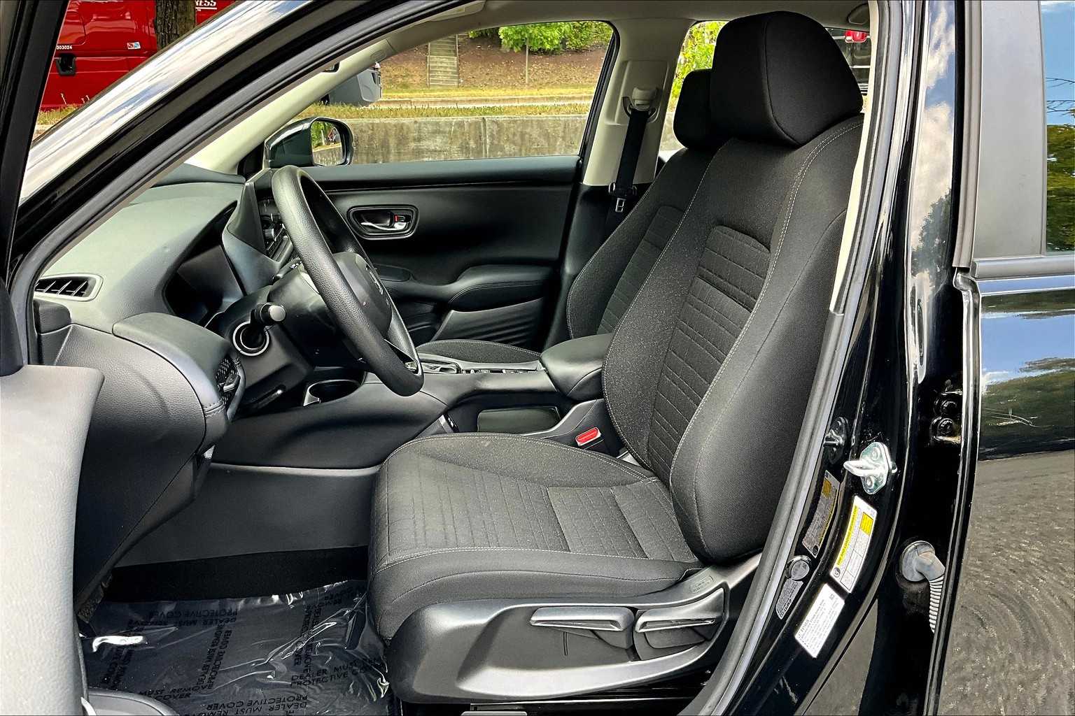 2023 Honda HR-V LX photo 7