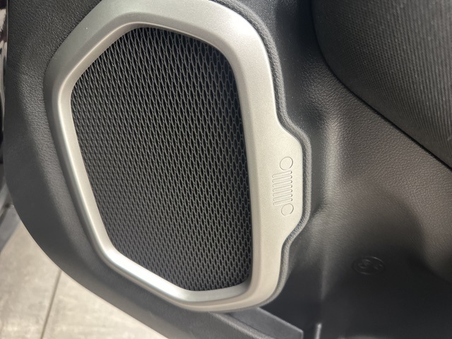 2021 Jeep Renegade Latitude photo 8