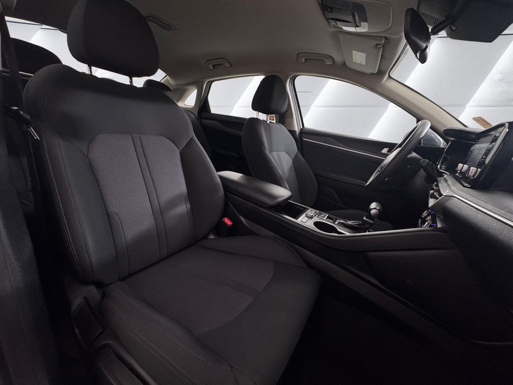 2023 Kia K5 LXS photo 14