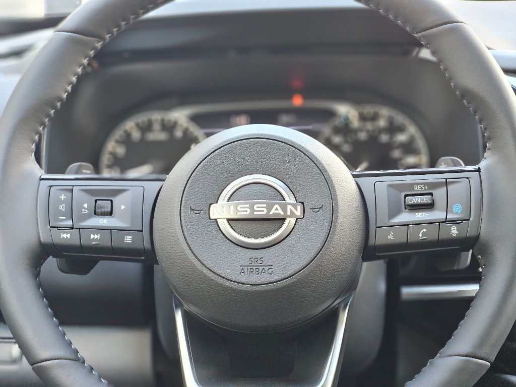 2025 Nissan Pathfinder SL photo 10