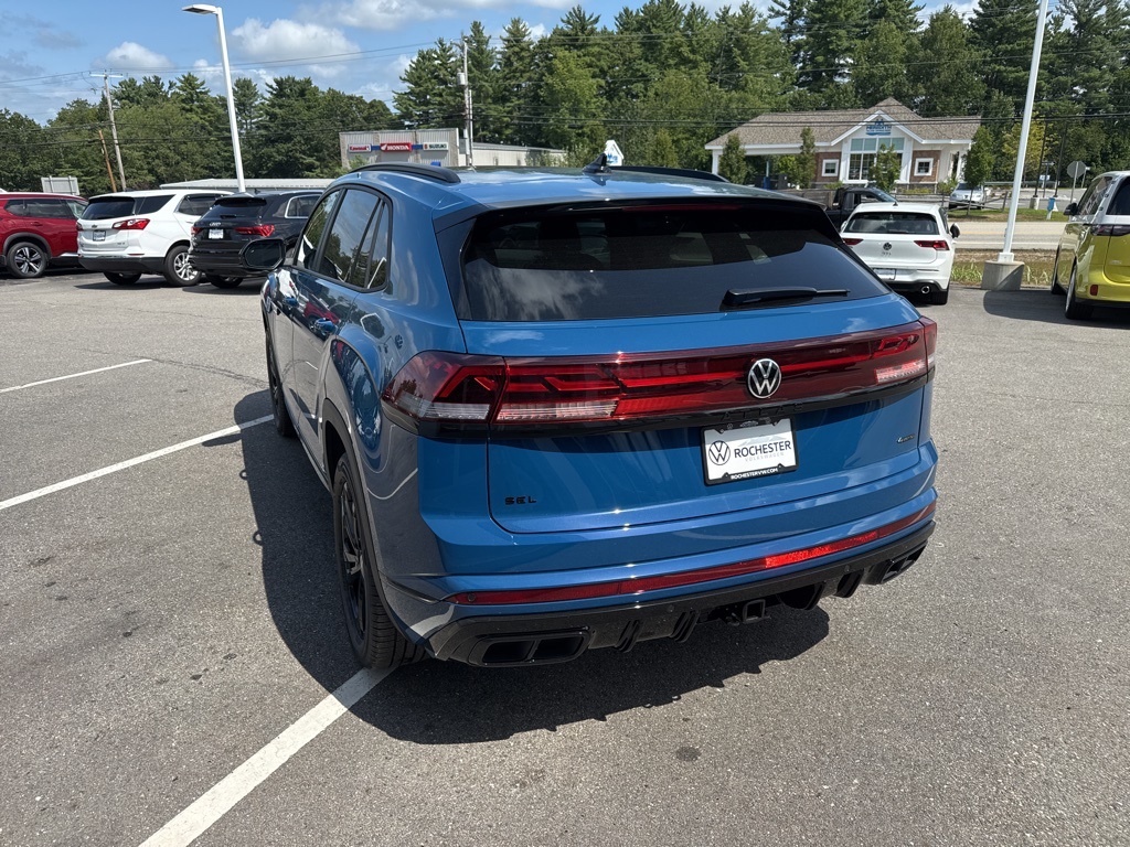 2026 Volkswagen Atlas Cross Sport SEL R-Line photo 8