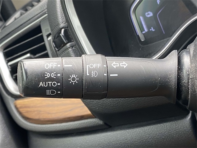 2022 Honda CR-V Hybrid Touring photo 18