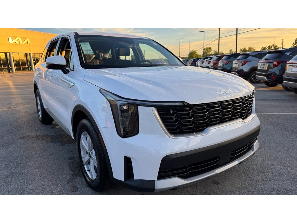 2026 Kia Sorento LX's photo