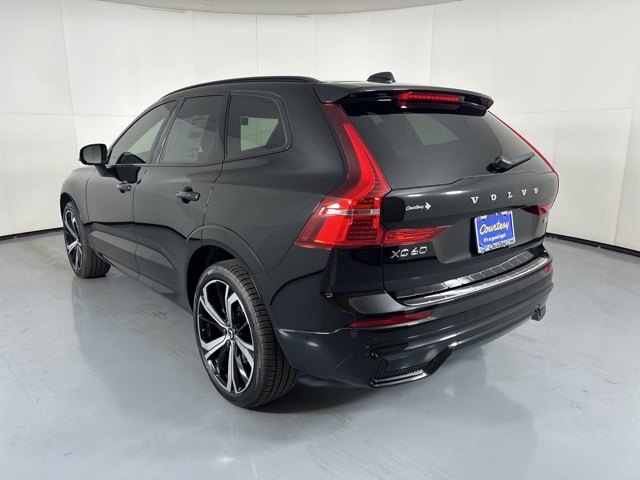 2025 Volvo XC60 B5 photo 5