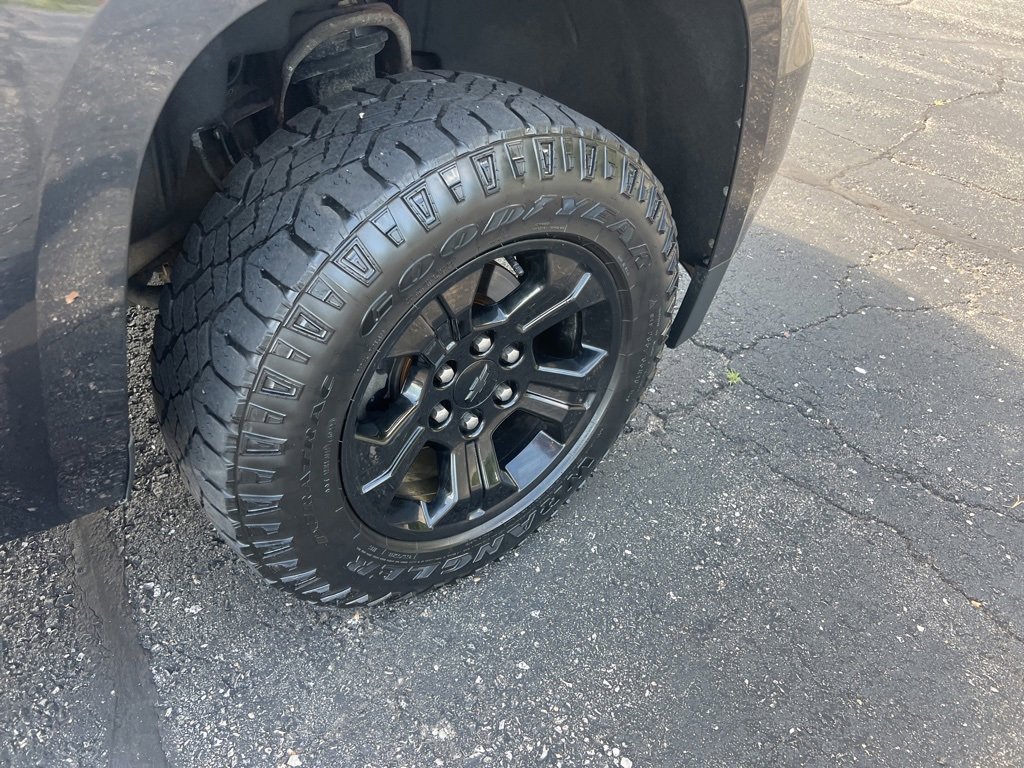 2019 Chevrolet Tahoe LS photo 16