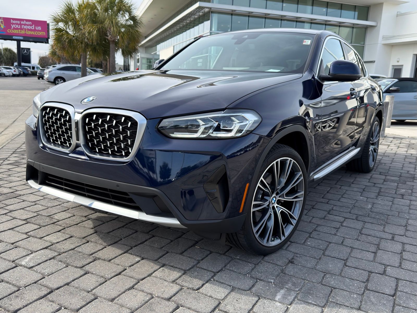 2023 BMW X4 30i's photo