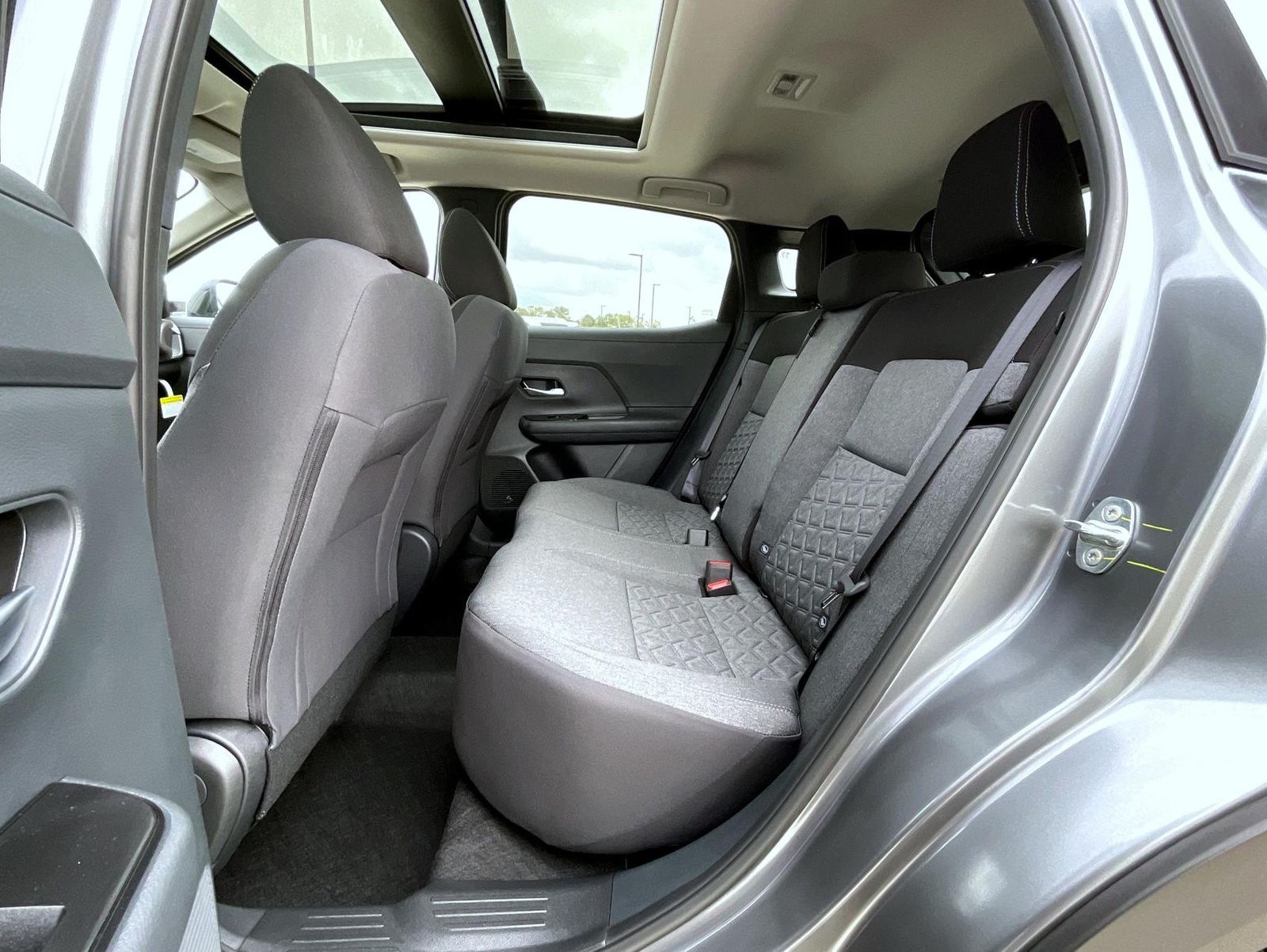 2026 Nissan Kicks SV photo 11