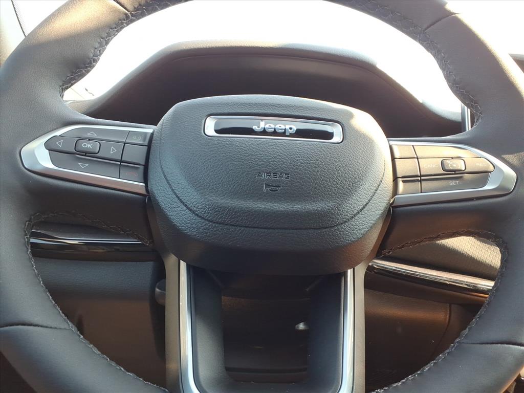 2026 Jeep Compass Latitude Altitude photo 14