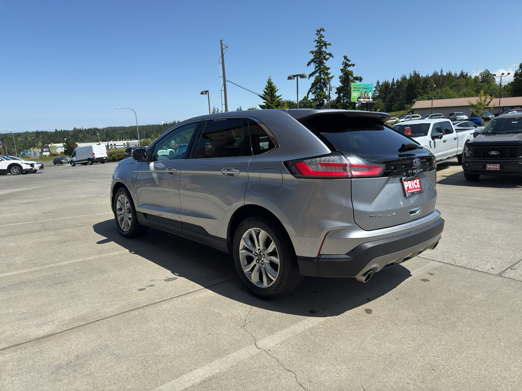 2024 Ford Edge Titanium photo 3