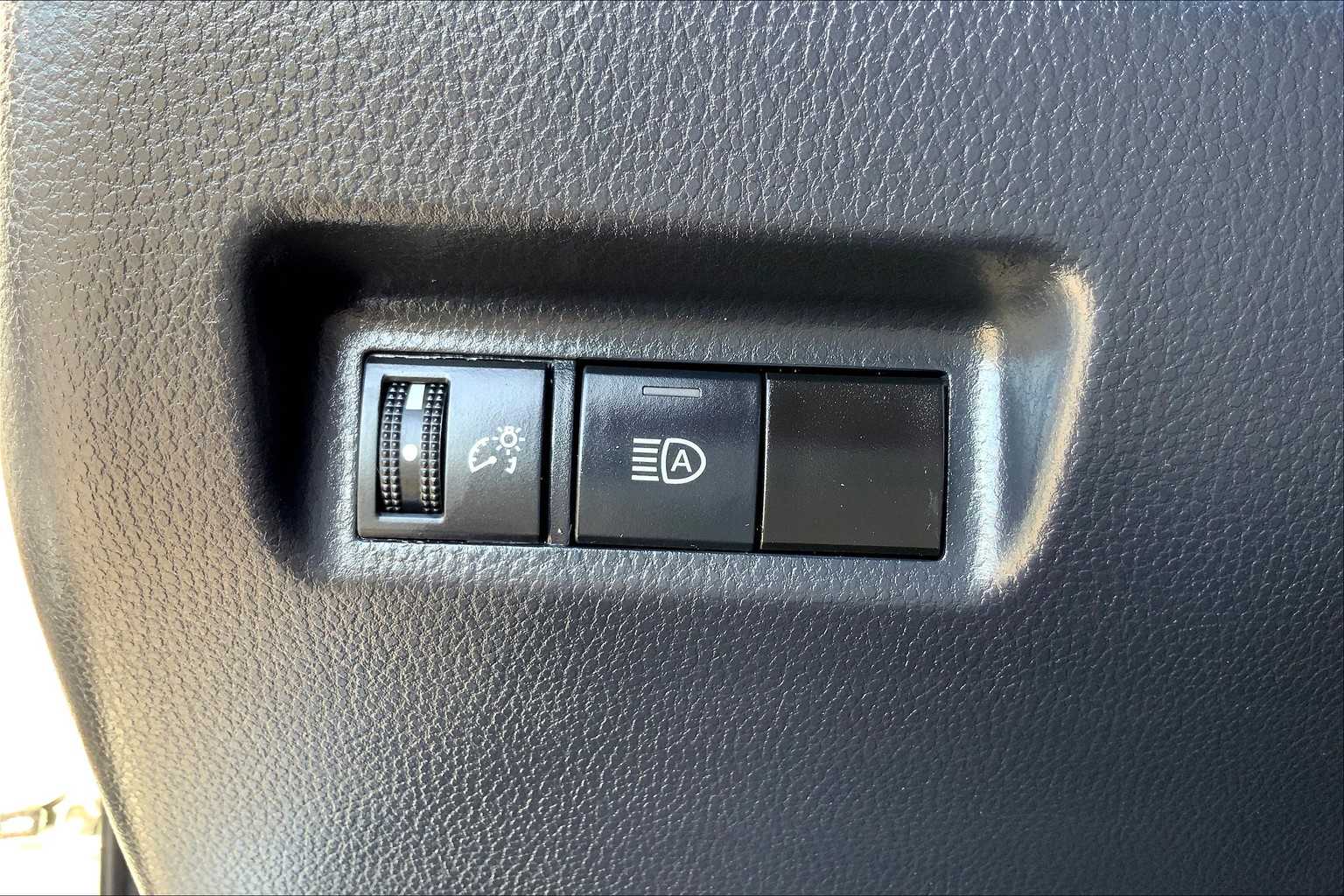 2024 Toyota RAV4 LE photo 29