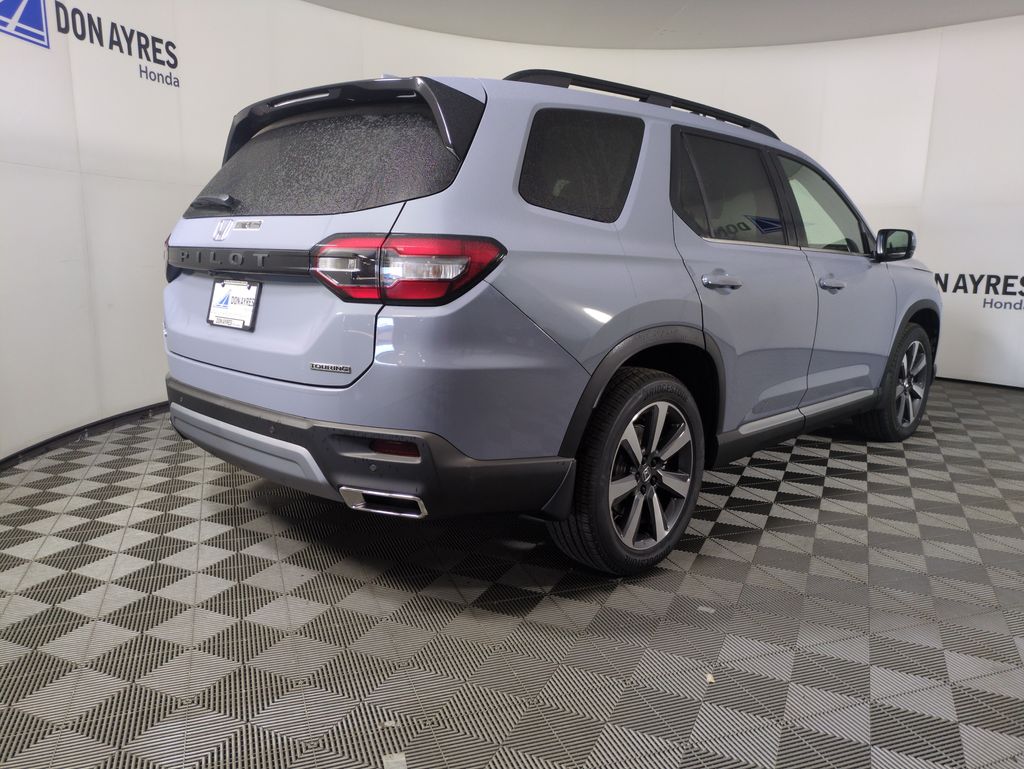 2025 Honda Pilot Touring photo 3