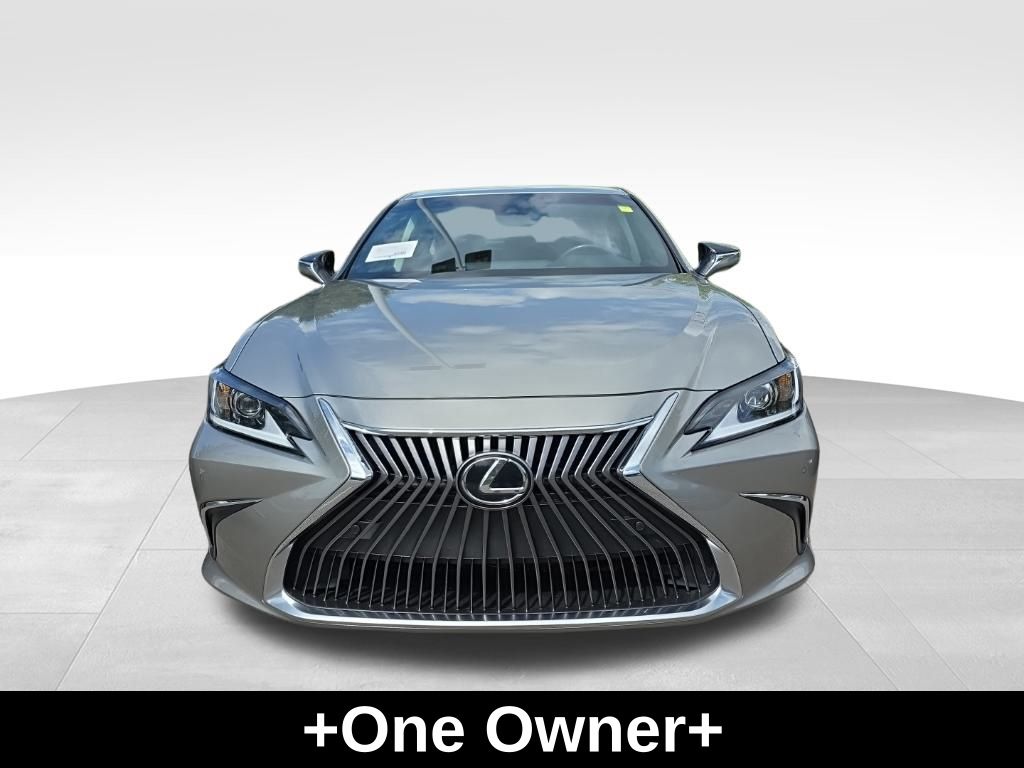 2021 Lexus ES 250 photo 3