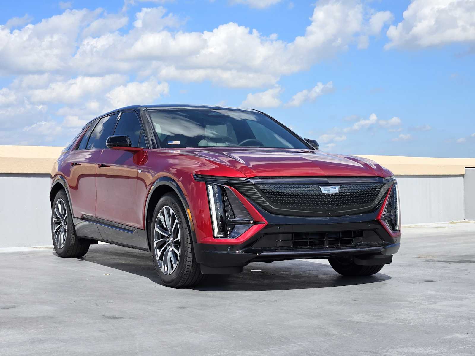 2025 Cadillac Lyriq Sport photo 2