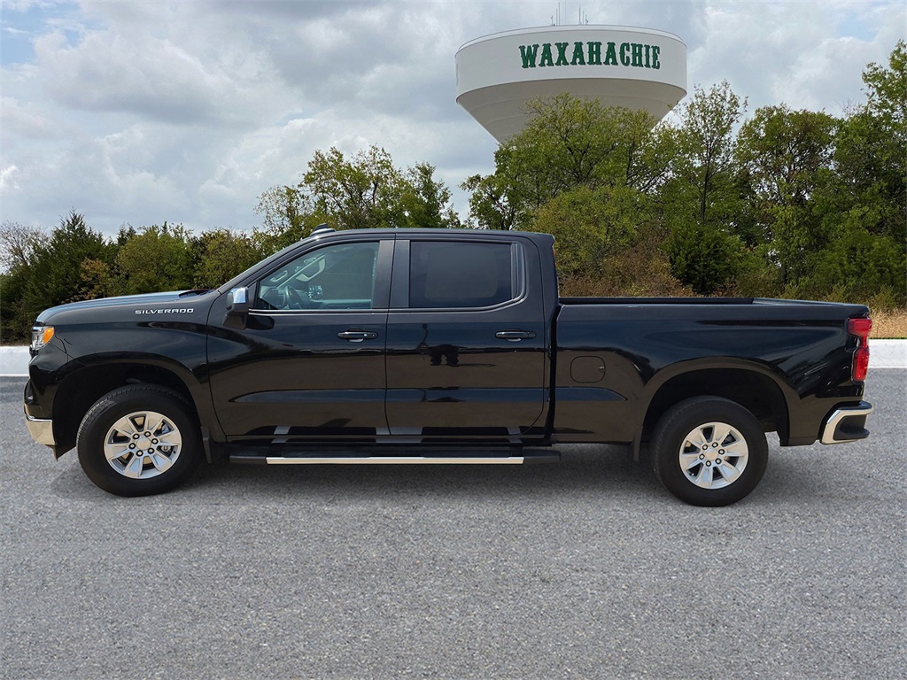 2023 Chevrolet Silverado 1500 LT photo 3