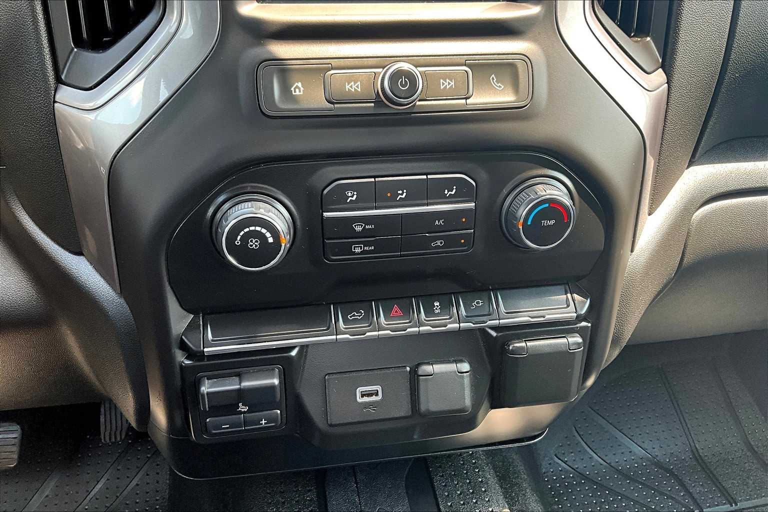 2020 Chevrolet Silverado 2500HD Custom photo 31