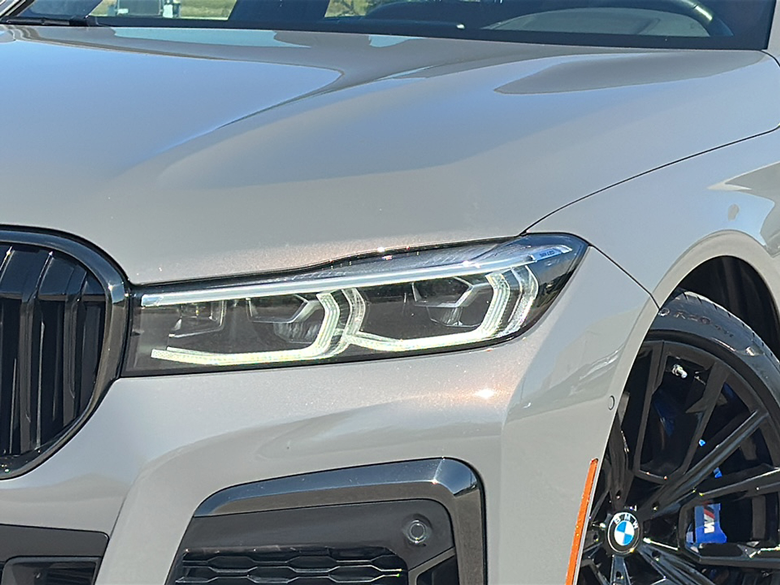 2022 Bmw 740i photo 2